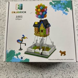 Up! Style brick building kit